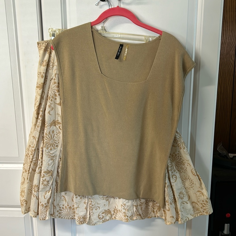 Apt 9 Outfit Swirl skirt with a 6” drop size 16 wide. top, VENINI, X/L New